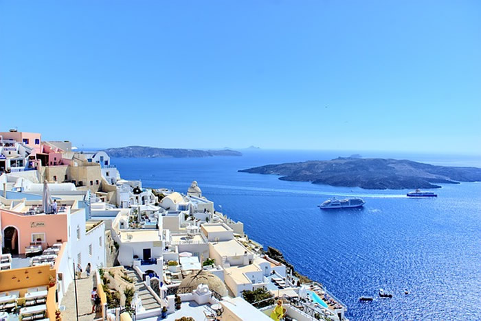 10 bonnes raisons de se rendre sur l’île de Santorin